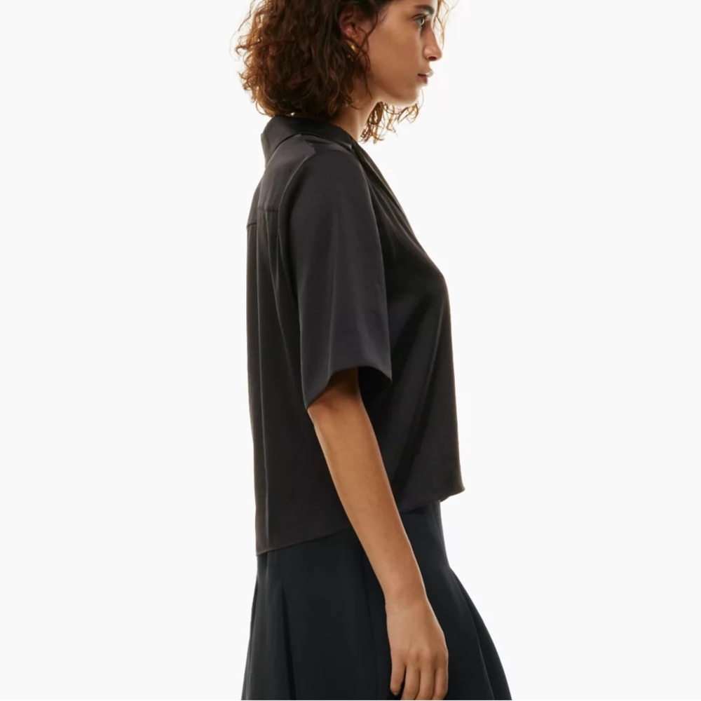 Aritzia Wilfred Beso Satin Button Up Short Sleeve Blouse Shirt Black - Picture 4 of 14